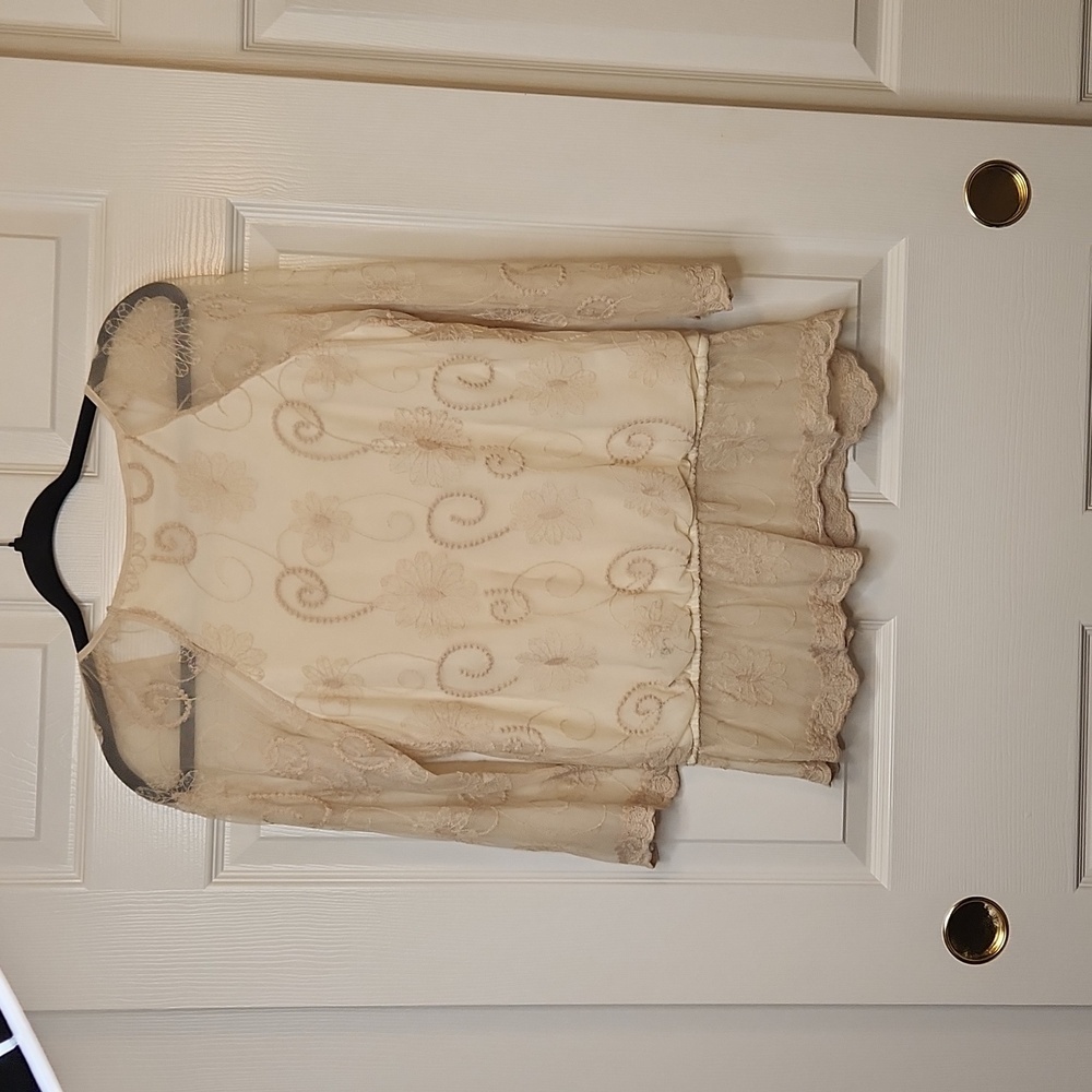 Dressbarn Women's Champagne Embroidered Floral Lace Blouse Size S - Picture 8 of 16